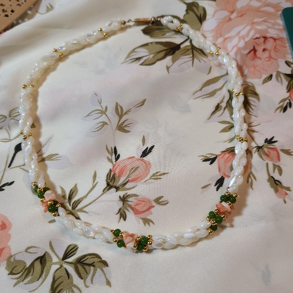 Ladies Necklace for sale today - Picture 5 of 11